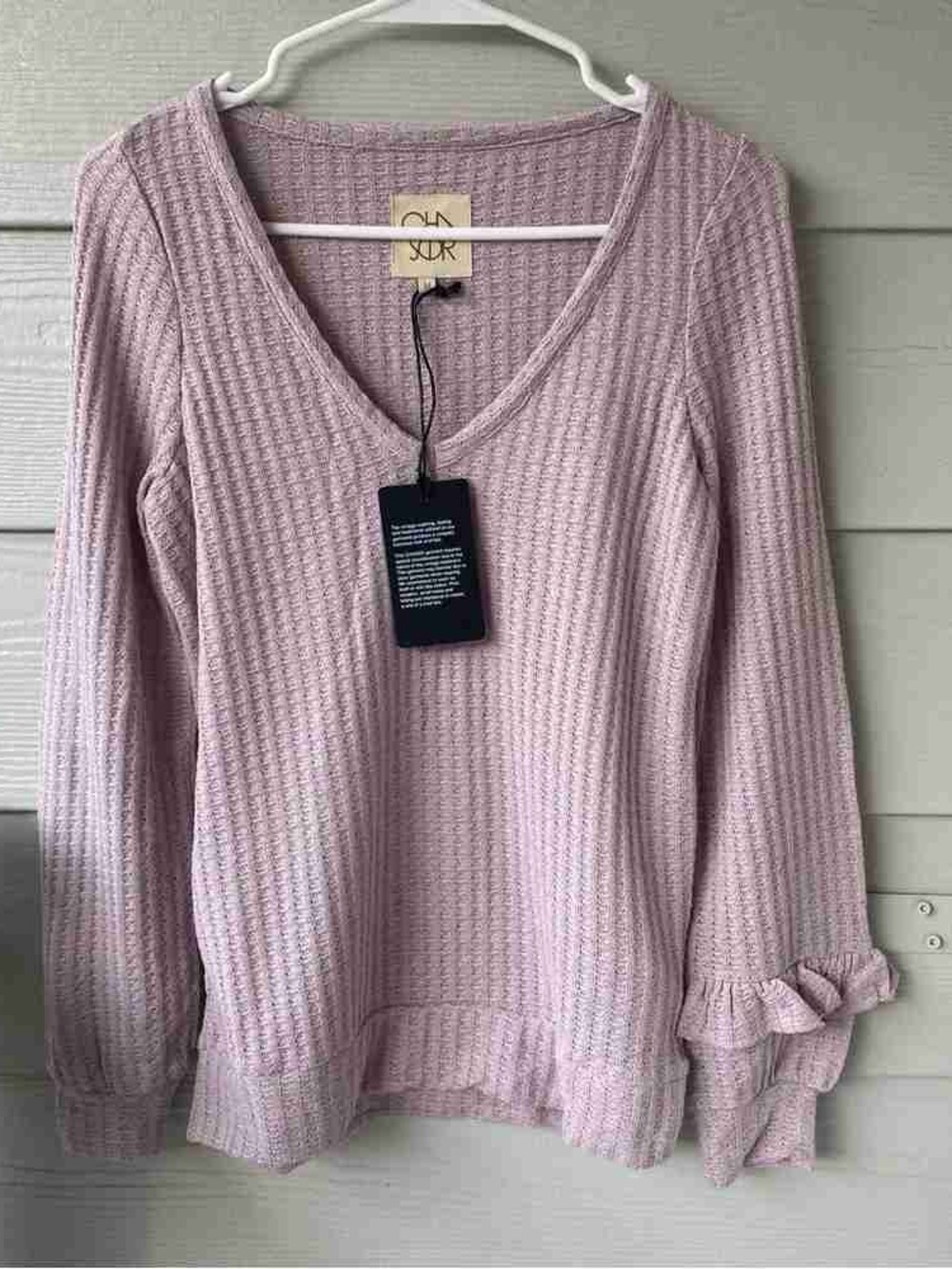 SO Women’s Dusty Pink Waffle V-Neck Sweater with Ruffle Cuffs